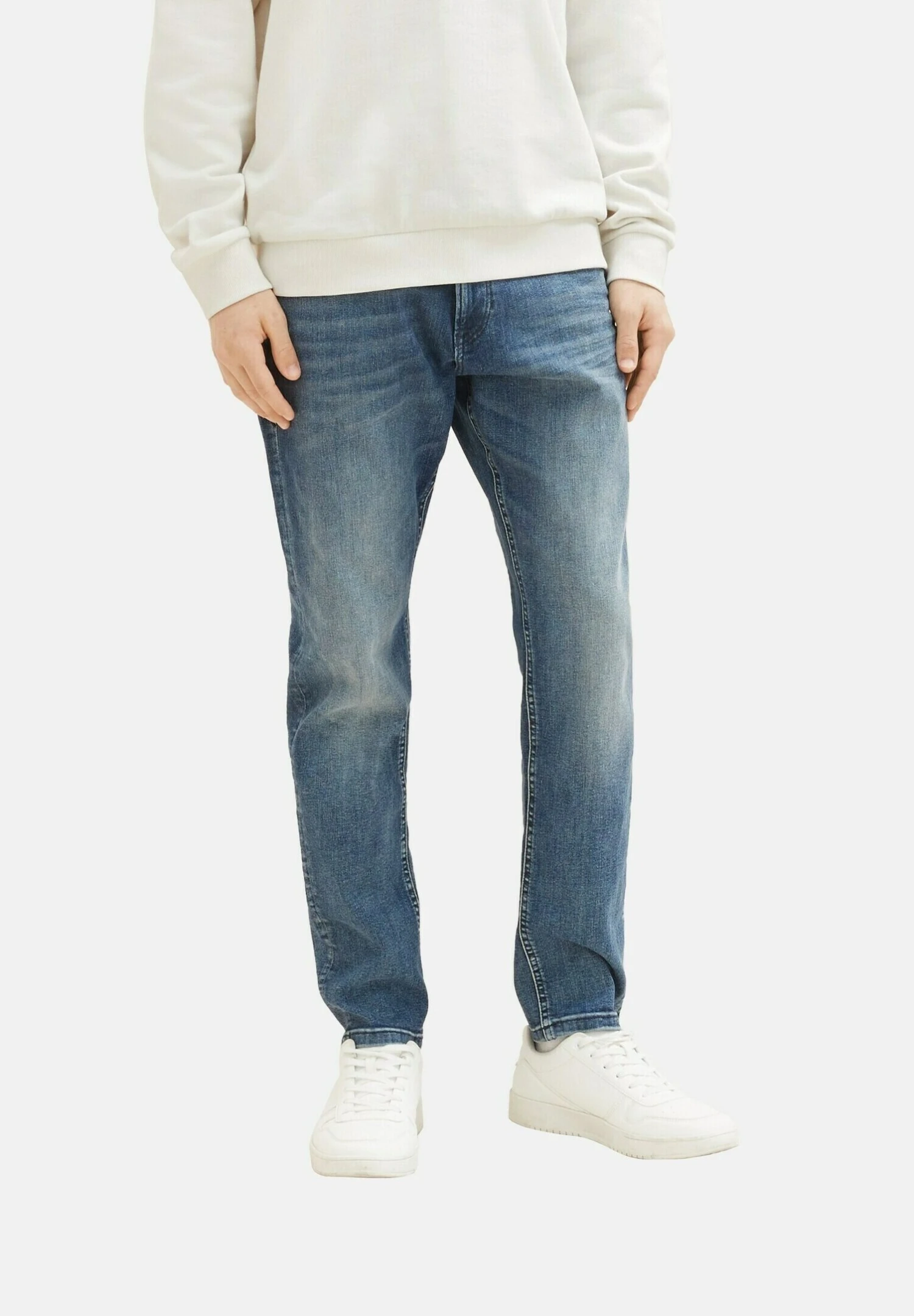 TOM TAILOR Denim Jeans Tapered FitTinted Blue Denim Uomo Jeans TO722G0BT-K12 6 TOM TAILOR Denim Jeans Tapered FitTinted Blue Denim Uomo Jeans TO722G0BT-K12 - immagine 6