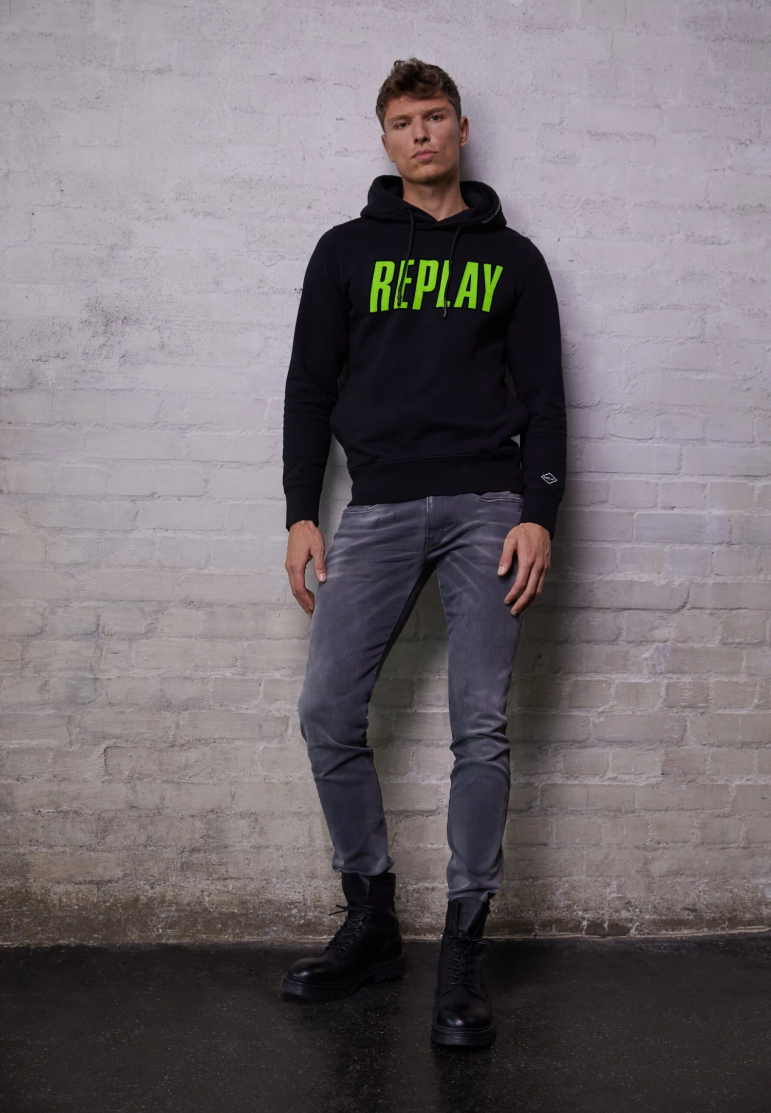 Replay Anbass White ShadesJeans Tapered FitLight Grey Uomo Jeans RE322G0HS-C11 1 Replay Anbass White ShadesJeans Tapered FitLight Grey Uomo Jeans RE322G0HS-C11