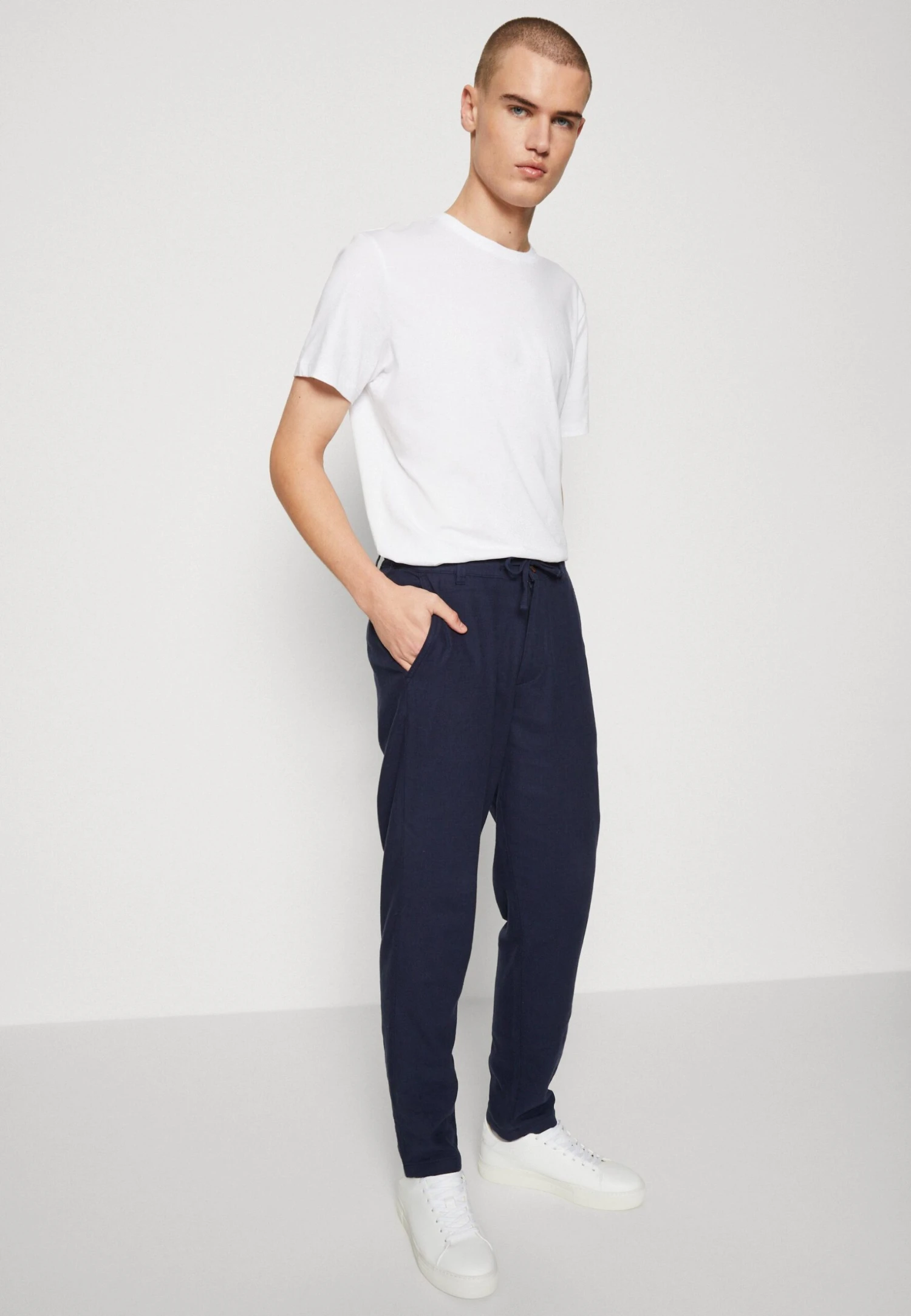 Selected Homme Slimtape BrodyPantaloniDark Sapphire Uomo Pantaloni SE622E0LB-K13 4 Selected Homme Slimtape BrodyPantaloniDark Sapphire Uomo Pantaloni SE622E0LB-K13 - immagine 4