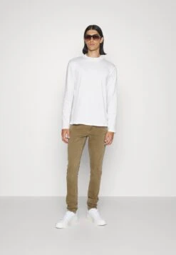 J.Lindeberg Ace Mock Neck Maglietta A Manica LungaWhite Uomo T-shirt E Polo JL122O06G-A11 -Vendite Boss 1483317a3c094b6994ab8efff45d8ddd