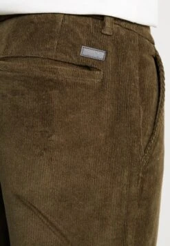 Lindbergh Cropped PantsPantaloniArmy Uomo Pantaloni LG522E010-N11 11 Lindbergh Cropped PantsPantaloniArmy Uomo Pantaloni LG522E010-N11 -Vendite Boss 16894b09962b4dd79707cb3a9fd1757e