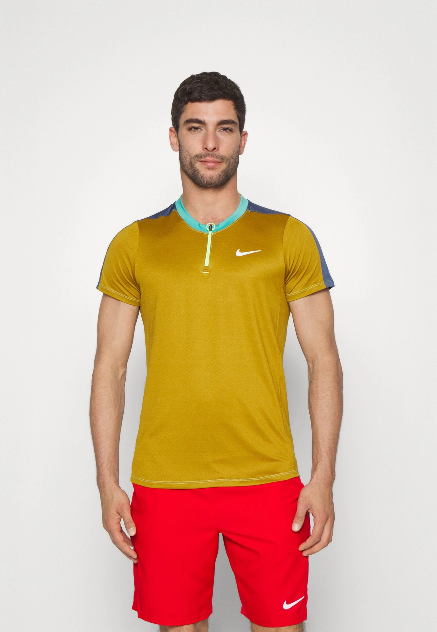 Nike Performance AdvantageT-Shirt SportBronzine/Diffused Blue/Washed Teal/White Uomo T-shirt E Polo N1242D4K9-O11 1 Nike Performance AdvantageT-Shirt SportBronzine/Diffused Blue/Washed Teal/White Uomo T-shirt E Polo N1242D4K9-O11