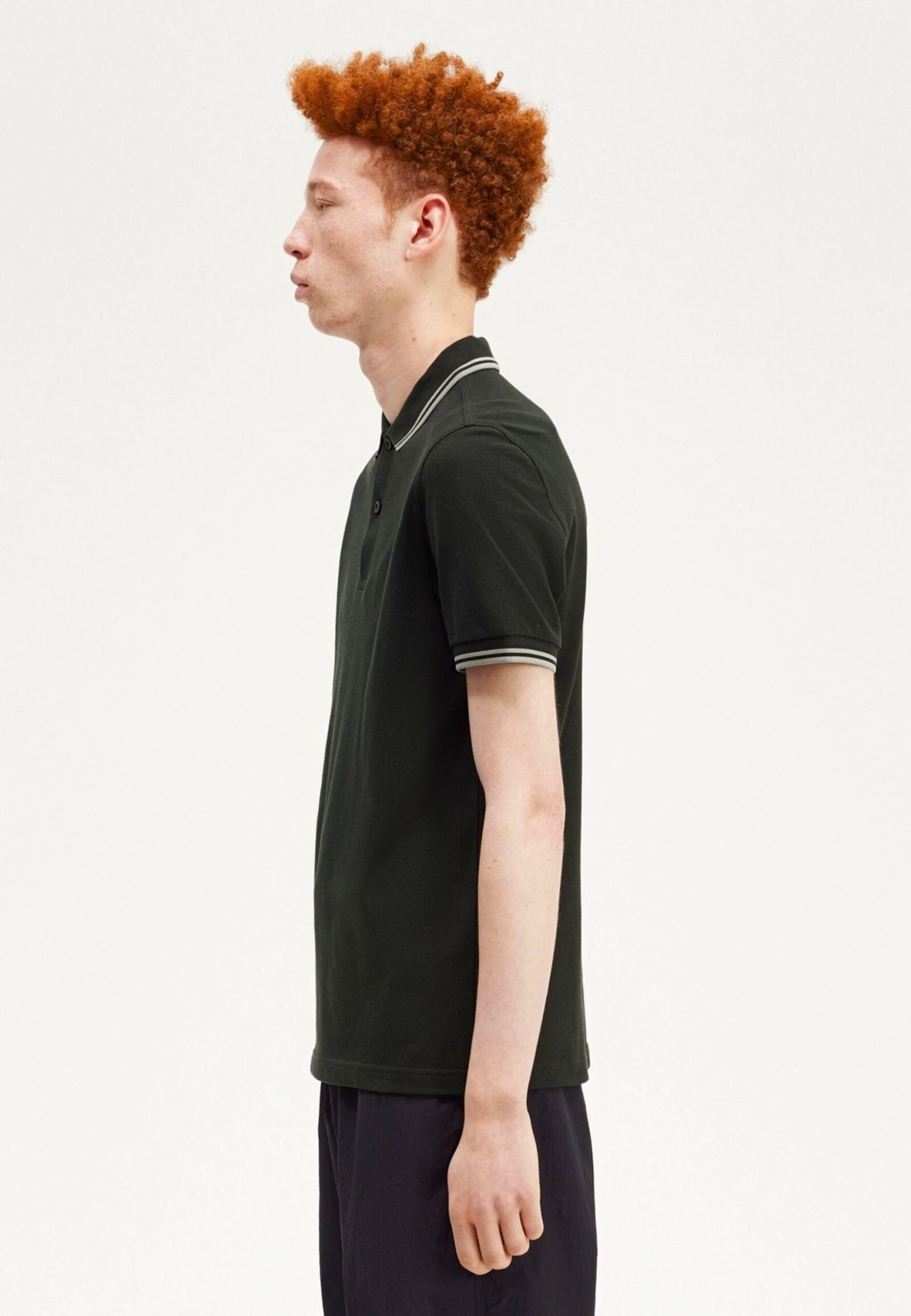 Fred Perry PoloGreen Uomo T-shirt E Polo FR822P05K-M11 2 Fred Perry PoloGreen Uomo T-shirt E Polo FR822P05K-M11 - immagine 2