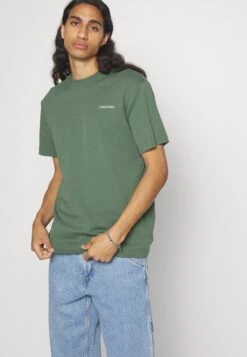 Calvin Klein Micro LogoT-Shirt BasicThyme Uomo T-shirt E Polo 6CA22O09L-M11 9 Calvin Klein Micro LogoT-Shirt BasicThyme Uomo T-shirt E Polo 6CA22O09L-M11 -Vendite Boss 236f57db77324f579ba47dc59a2fa8e6