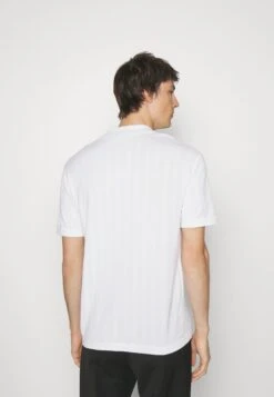 DRYKORN Ray - Camicia - White 9 DRYKORN Ray - Camicia - White -Vendite Boss 278f25722e214509bf4c8efec0cdf062