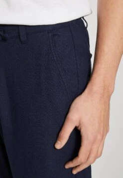 Selected Homme Slimtape BrodyPantaloniDark Sapphire Uomo Pantaloni SE622E0LB-K13 11 Selected Homme Slimtape BrodyPantaloniDark Sapphire Uomo Pantaloni SE622E0LB-K13 -Vendite Boss 2ae48aa407c24f0dac851bbd97938636