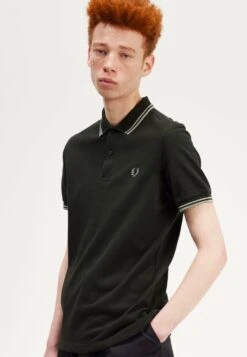 Fred Perry PoloGreen Uomo T-shirt E Polo FR822P05K-M11 7 Fred Perry PoloGreen Uomo T-shirt E Polo FR822P05K-M11 -Vendite Boss 32418e9a1a7c427281bb910691ac6f52