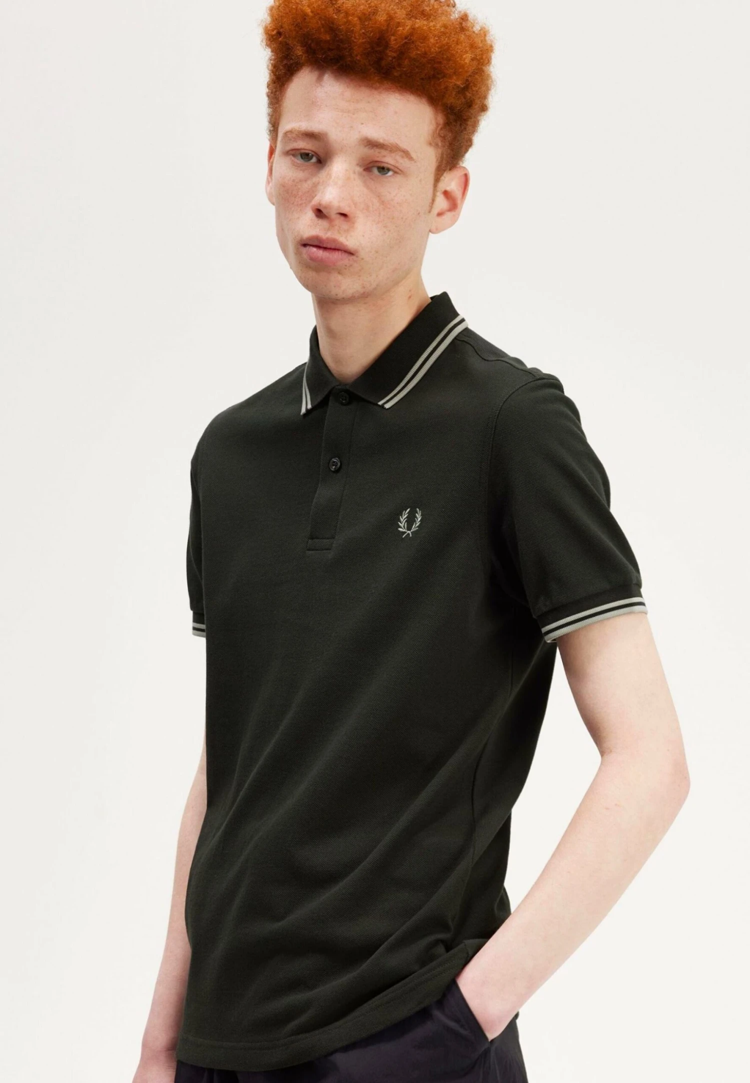 Fred Perry PoloGreen Uomo T-shirt E Polo FR822P05K-M11 3 Fred Perry PoloGreen Uomo T-shirt E Polo FR822P05K-M11 - immagine 3