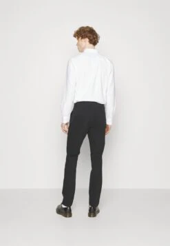 Dockers Smart Flex California SkinnyChinoBeautiful Black Uomo Pantaloni DO822E04O-Q11 11 Dockers Smart Flex California SkinnyChinoBeautiful Black Uomo Pantaloni DO822E04O-Q11 -Vendite Boss 32b2d6b87703489989a925c2ff649f5b