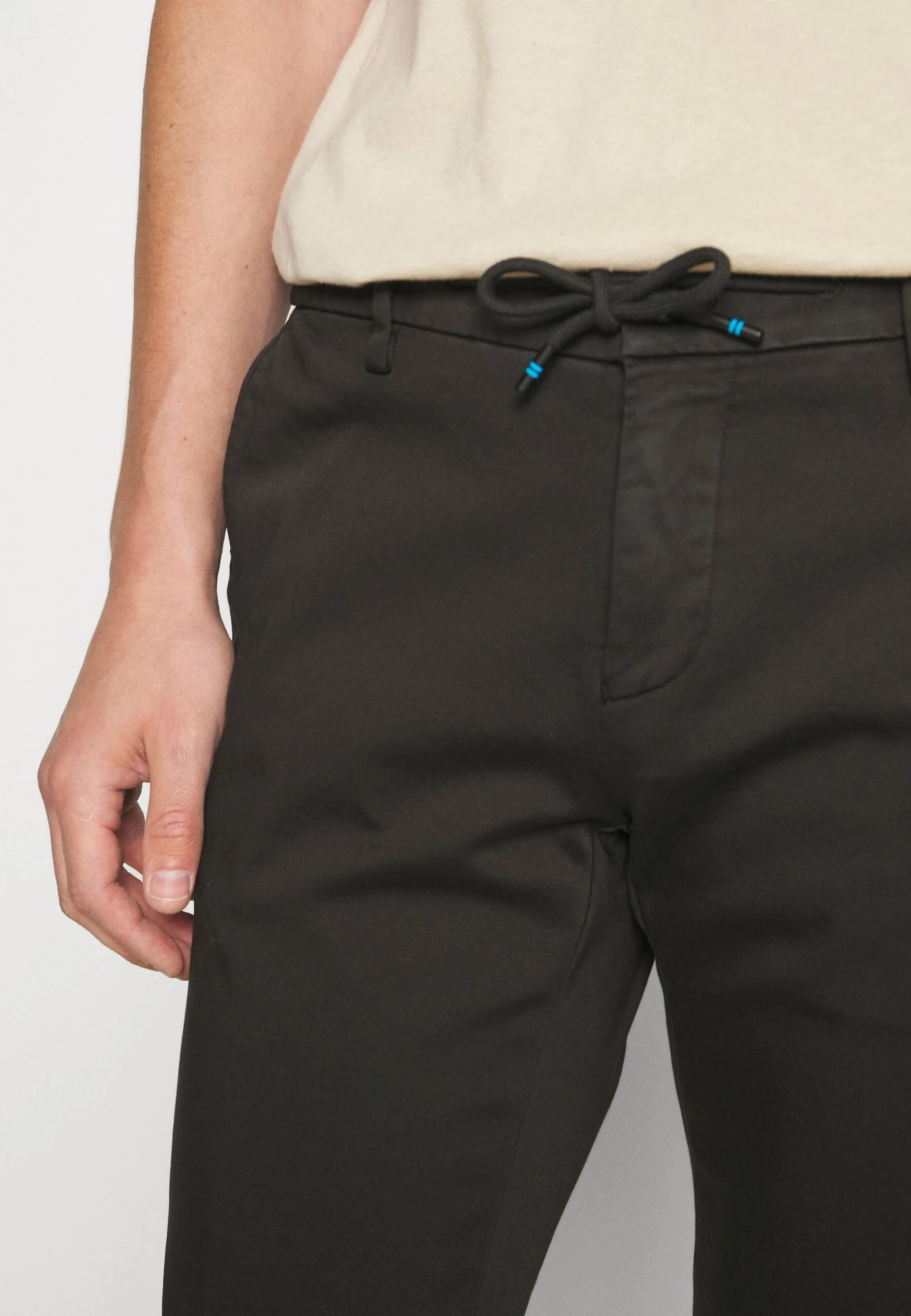 MASON'S Milanojogger - Pantaloni - Black 4 MASON'S Milanojogger - Pantaloni - Black - immagine 4