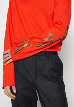 J.Lindeberg Camilo GraphicMaglietta A Manica LungaFiery Red Uomo T-shirt E Polo JL122O06I-G11 -Vendite Boss 3eb8490adfb5454ca747c8de8b033d73