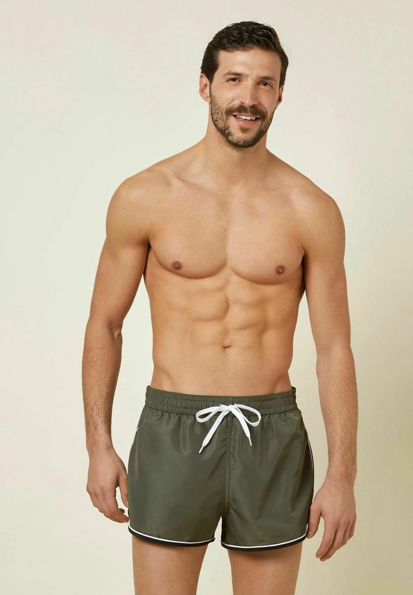 Yamamay PassepartoutShorts Da MareVerde Militare Uomo Moda Mare 0YA82H002-M11 1 Yamamay PassepartoutShorts Da MareVerde Militare Uomo Moda Mare 0YA82H002-M11