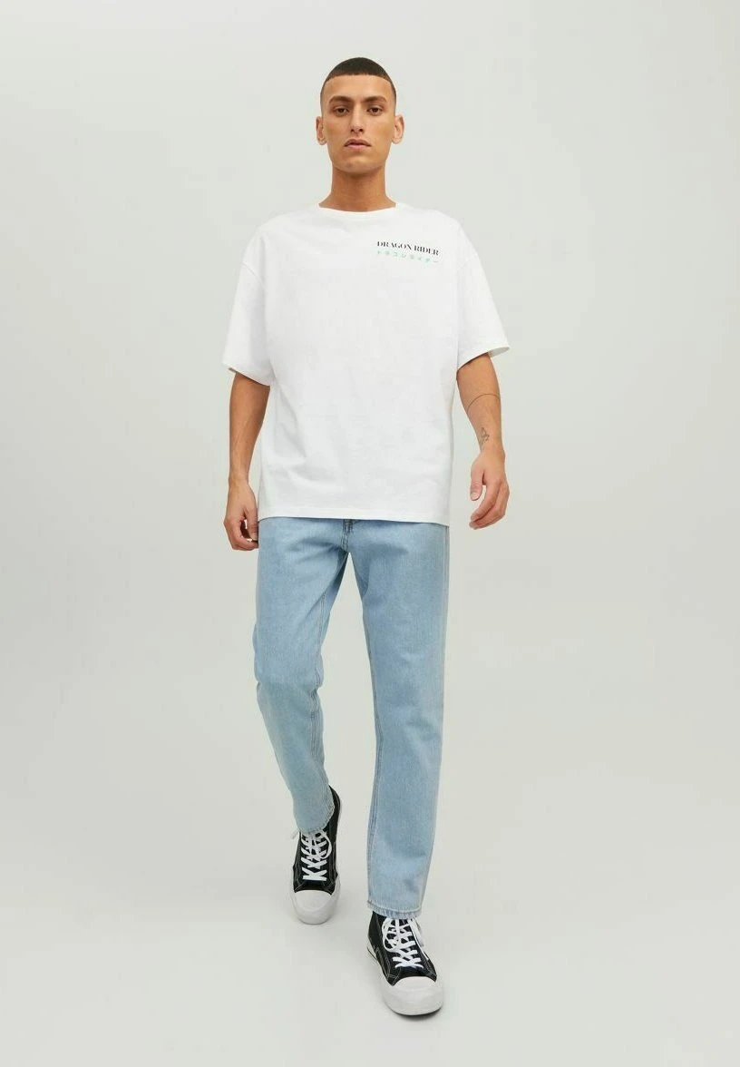 Jack & Jones Jordragon Rider CrewT-Shirt Con StampaWhite Uomo T-shirt E Polo JA222O56E-A11 2 Jack & Jones Jordragon Rider CrewT-Shirt Con StampaWhite Uomo T-shirt E Polo JA222O56E-A11 - immagine 2