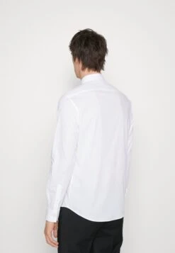 Emporio Armani Manica LungaCamicia EleganteBianco Uomo Camicie EA822D04B-A11 8 Emporio Armani Manica LungaCamicia EleganteBianco Uomo Camicie EA822D04B-A11 -Vendite Boss 41fd174317df4653902b45a795b015c1