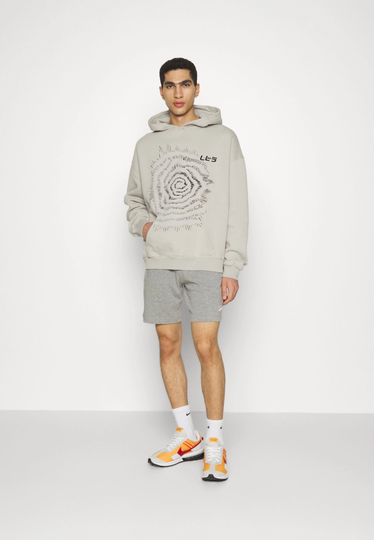 Nike Sportswear ClubShortsGrey Heather Uomo Pantaloni NI122F08D-C11 5 Nike Sportswear ClubShortsGrey Heather Uomo Pantaloni NI122F08D-C11 - immagine 5