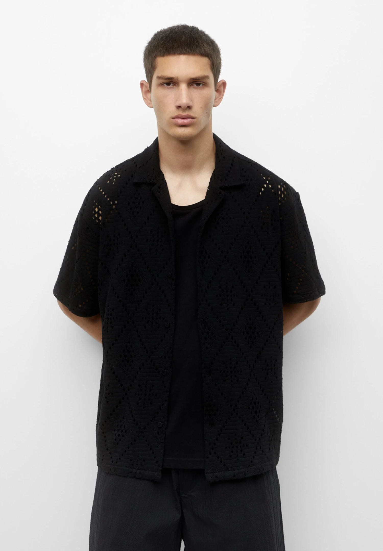 PULL & BEAR Short Sleeve Black Openwork CamiciaBlack Uomo Camicie PUC22D0K4-Q11 1 PULL & BEAR Short Sleeve Black Openwork CamiciaBlack Uomo Camicie PUC22D0K4-Q11