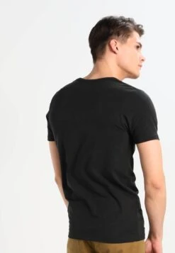 Jack & Jones Basic V-Neck T-Shirt BasicBlack Uomo T-shirt E Polo JA222D0E6-802 7 Jack & Jones Basic V-Neck T-Shirt BasicBlack Uomo T-shirt E Polo JA222D0E6-802 -Vendite Boss 581037fd1434451aa4c7d26d56462efd