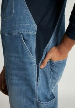 JP1880 SalopetteBleu Clair Uomo Pantaloni JP322E02G-K12 8 JP1880 SalopetteBleu Clair Uomo Pantaloni JP322E02G-K12 -Vendite Boss 5d070d6ebc9148d2b9407af2379b1047