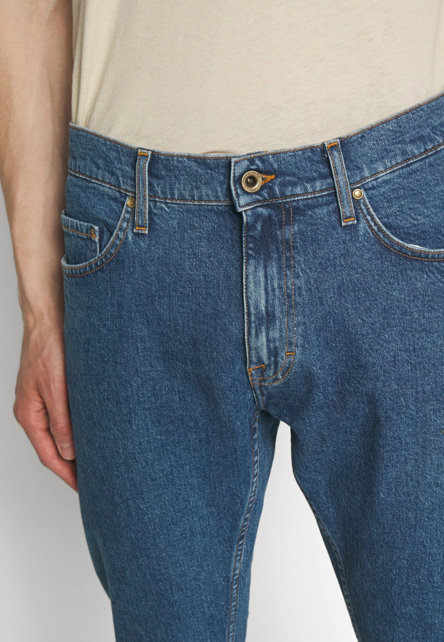 Tiger Of Sweden PistoleroJeans A SigarettaMedium Blue Uomo Jeans TI522G0AS-K11 7 Tiger Of Sweden PistoleroJeans A SigarettaMedium Blue Uomo Jeans TI522G0AS-K11 - immagine 7