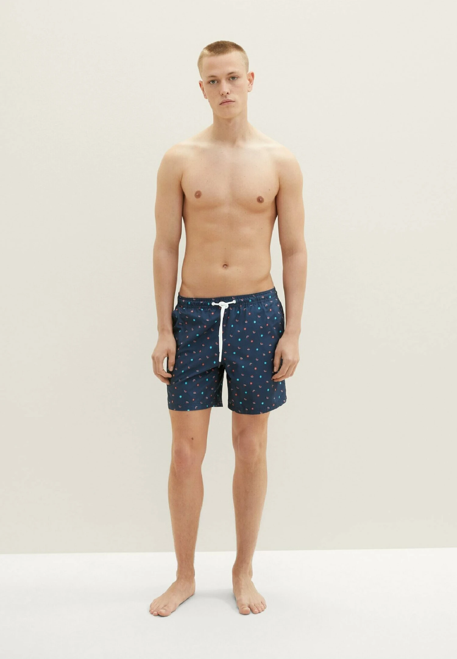 TOM TAILOR Denim Mit Allover-PrintShorts Da MareNavy Melon Sun Print Uomo Moda Mare TO782H00B-K11 2 TOM TAILOR Denim Mit Allover-PrintShorts Da MareNavy Melon Sun Print Uomo Moda Mare TO782H00B-K11 - immagine 2