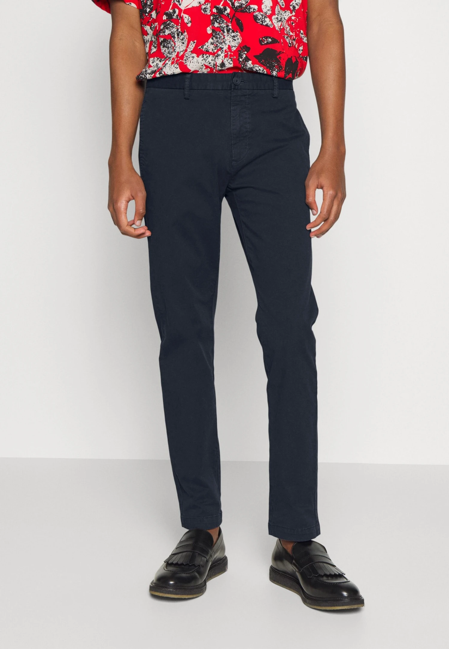 Hugo ChinoDark Blue Uomo Pantaloni HU722E08P-K11 1 Hugo ChinoDark Blue Uomo Pantaloni HU722E08P-K11