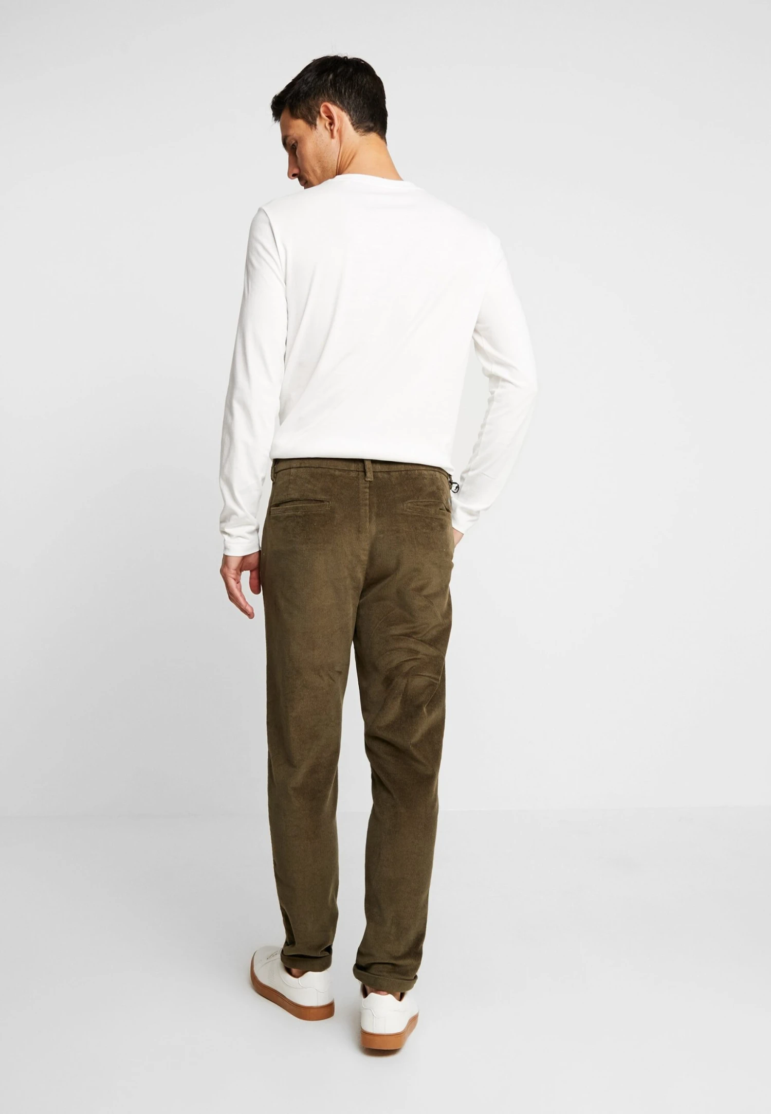 Lindbergh Cropped PantsPantaloniArmy Uomo Pantaloni LG522E010-N11 3 Lindbergh Cropped PantsPantaloniArmy Uomo Pantaloni LG522E010-N11 - immagine 3