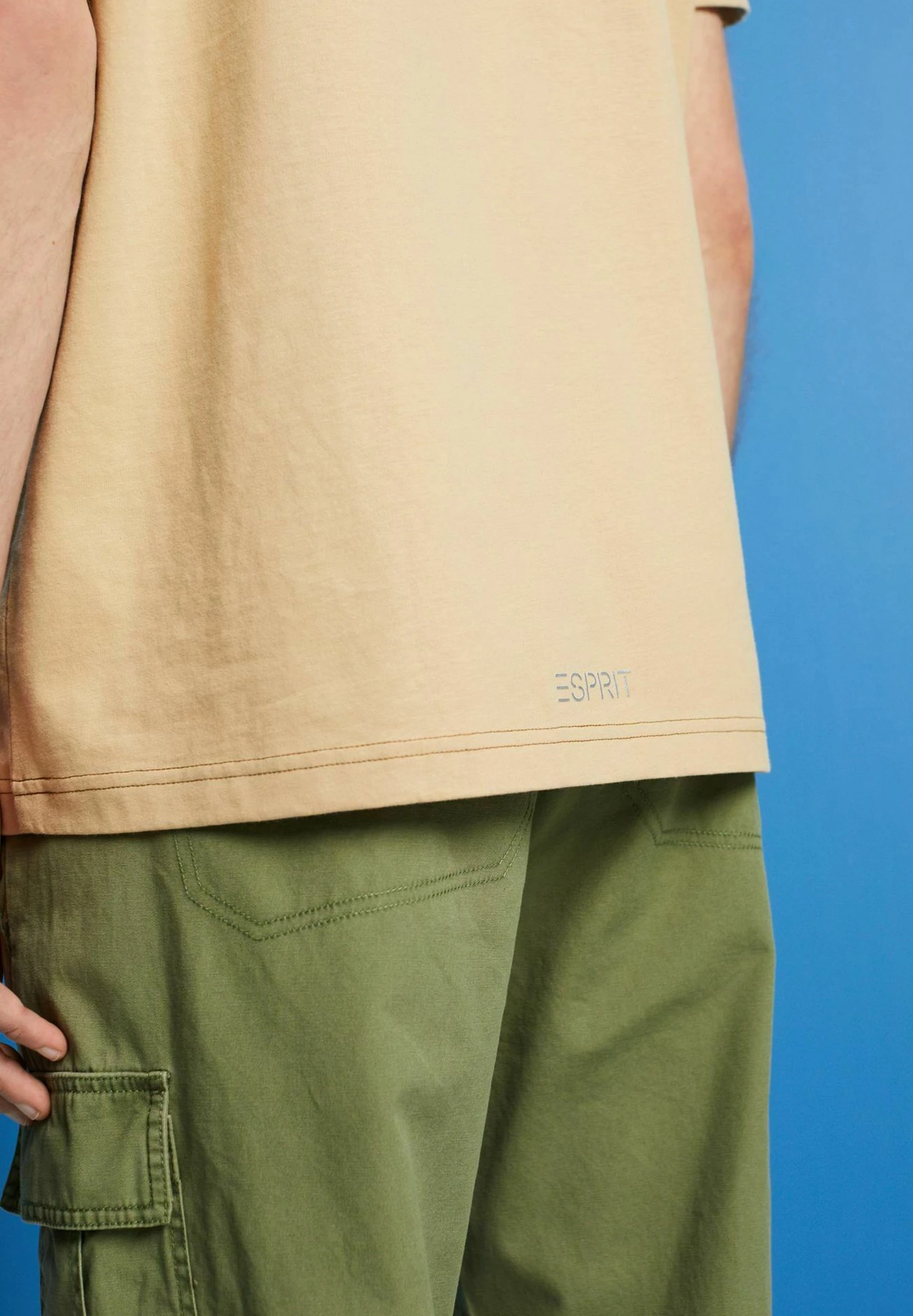 ESPRIT Mit DelfinprintT-Shirt BasicSand Uomo T-shirt E Polo ES122O130-B11 5 ESPRIT Mit DelfinprintT-Shirt BasicSand Uomo T-shirt E Polo ES122O130-B11 - immagine 5