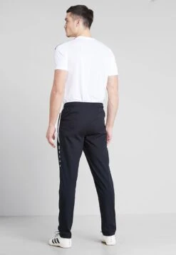 JAKO Striker - Pantaloni Sportivi - Schwarz/Weiß 7 JAKO Striker - Pantaloni Sportivi - Schwarz/Weiß -Vendite Boss 69d80cad164b431281c74560a20004d3