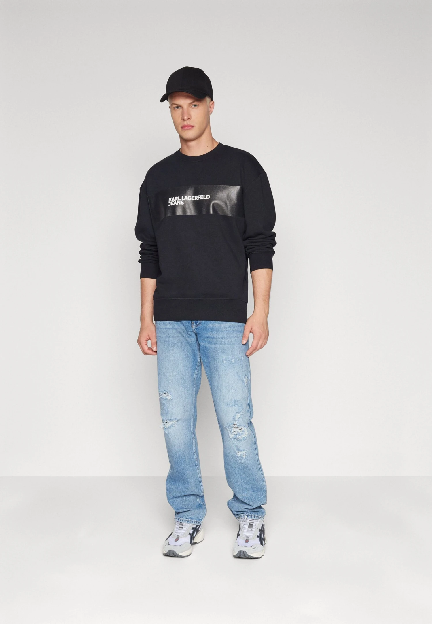 Karl Lagerfeld Jeans StraightJeans A SigarettaLight Blue Uomo Jeans K3W22G00S-K11 2 Karl Lagerfeld Jeans StraightJeans A SigarettaLight Blue Uomo Jeans K3W22G00S-K11 - immagine 2