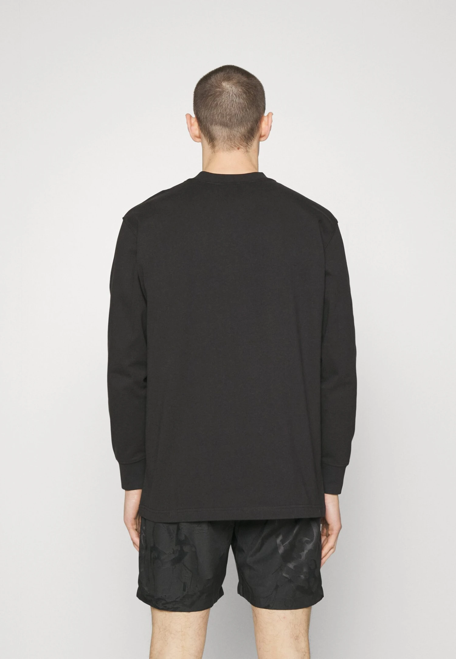 Han Kjøbenhavn Logo Boxy TeeMaglietta A Manica LungaBlack Uomo T-shirt E Polo HK022O04S-Q11 3 Han Kjøbenhavn Logo Boxy TeeMaglietta A Manica LungaBlack Uomo T-shirt E Polo HK022O04S-Q11 - immagine 3