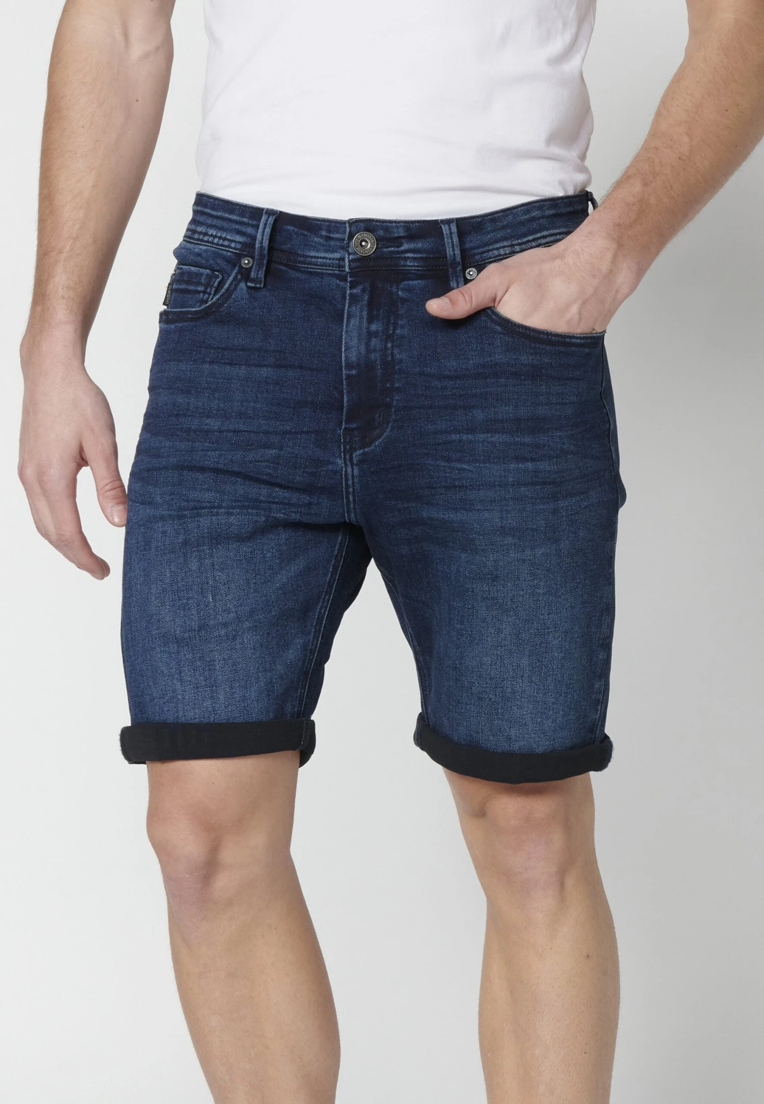 Koroshi StrecthStrectShorts Di JeansAzul Osc Dark Blue Uomo Jeans KOL22F08F-K11 4 Koroshi StrecthStrectShorts Di JeansAzul Osc Dark Blue Uomo Jeans KOL22F08F-K11 - immagine 4