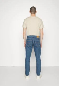 Tiger Of Sweden PistoleroJeans A SigarettaMedium Blue Uomo Jeans TI522G0AS-K11 9 Tiger Of Sweden PistoleroJeans A SigarettaMedium Blue Uomo Jeans TI522G0AS-K11 -Vendite Boss 72908b1bd9834bdeb44f6dba88e2323d