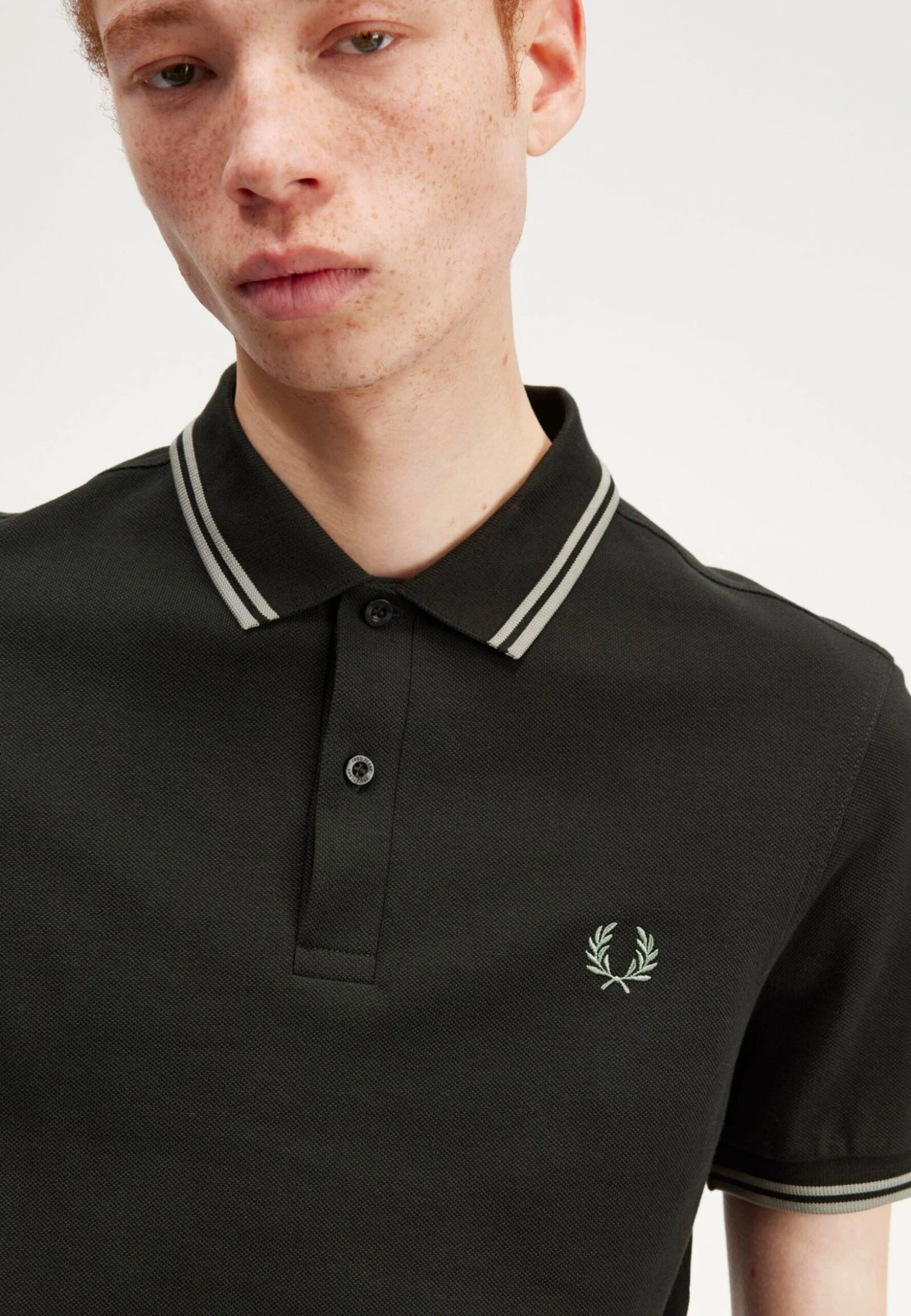 Fred Perry PoloGreen Uomo T-shirt E Polo FR822P05K-M11 4 Fred Perry PoloGreen Uomo T-shirt E Polo FR822P05K-M11 - immagine 4