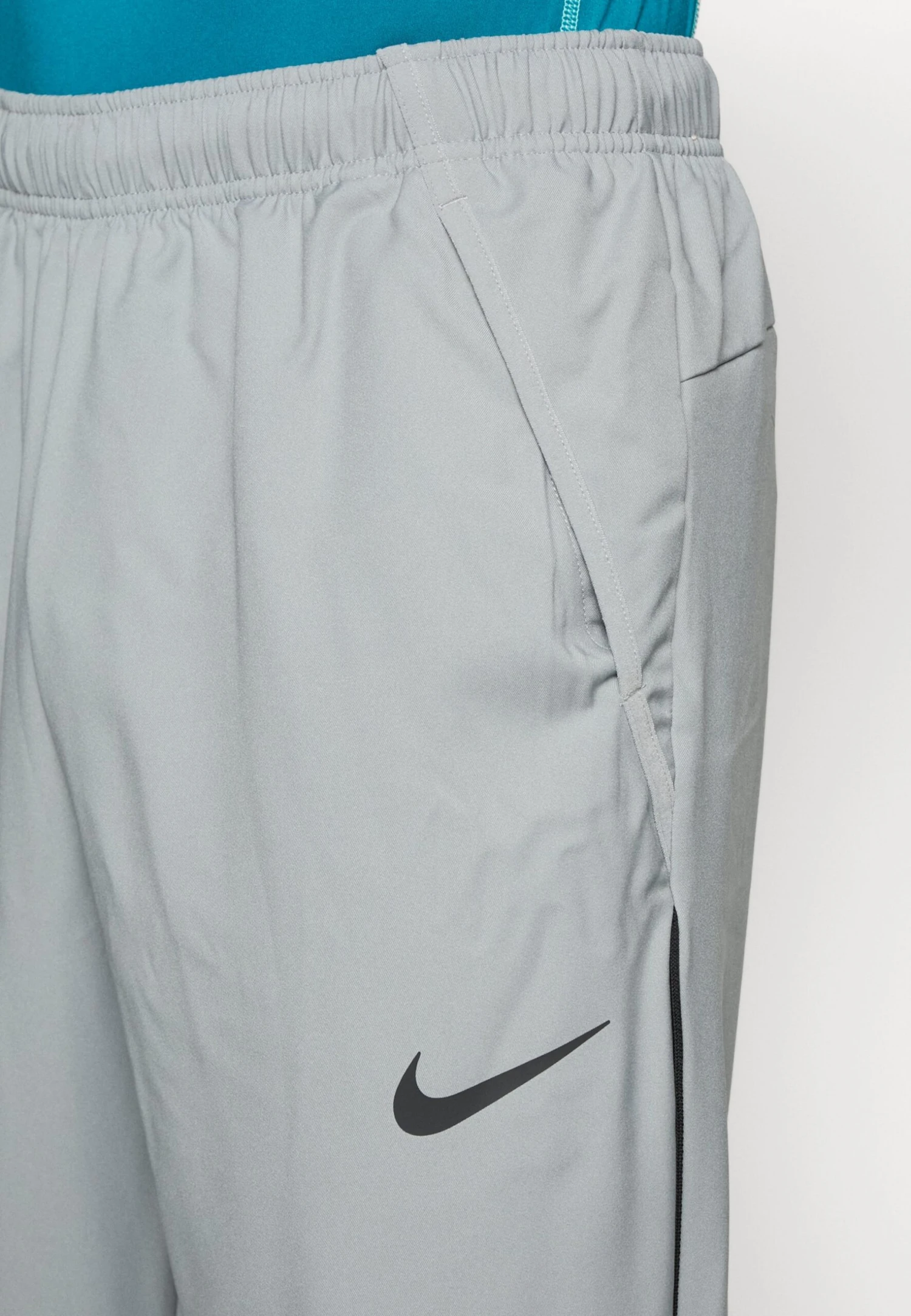 Nike Performance Team PantPantaloni SportiviParticle Grey/Black Uomo Pantaloni N1242E267-C11 5 Nike Performance Team PantPantaloni SportiviParticle Grey/Black Uomo Pantaloni N1242E267-C11 - immagine 5