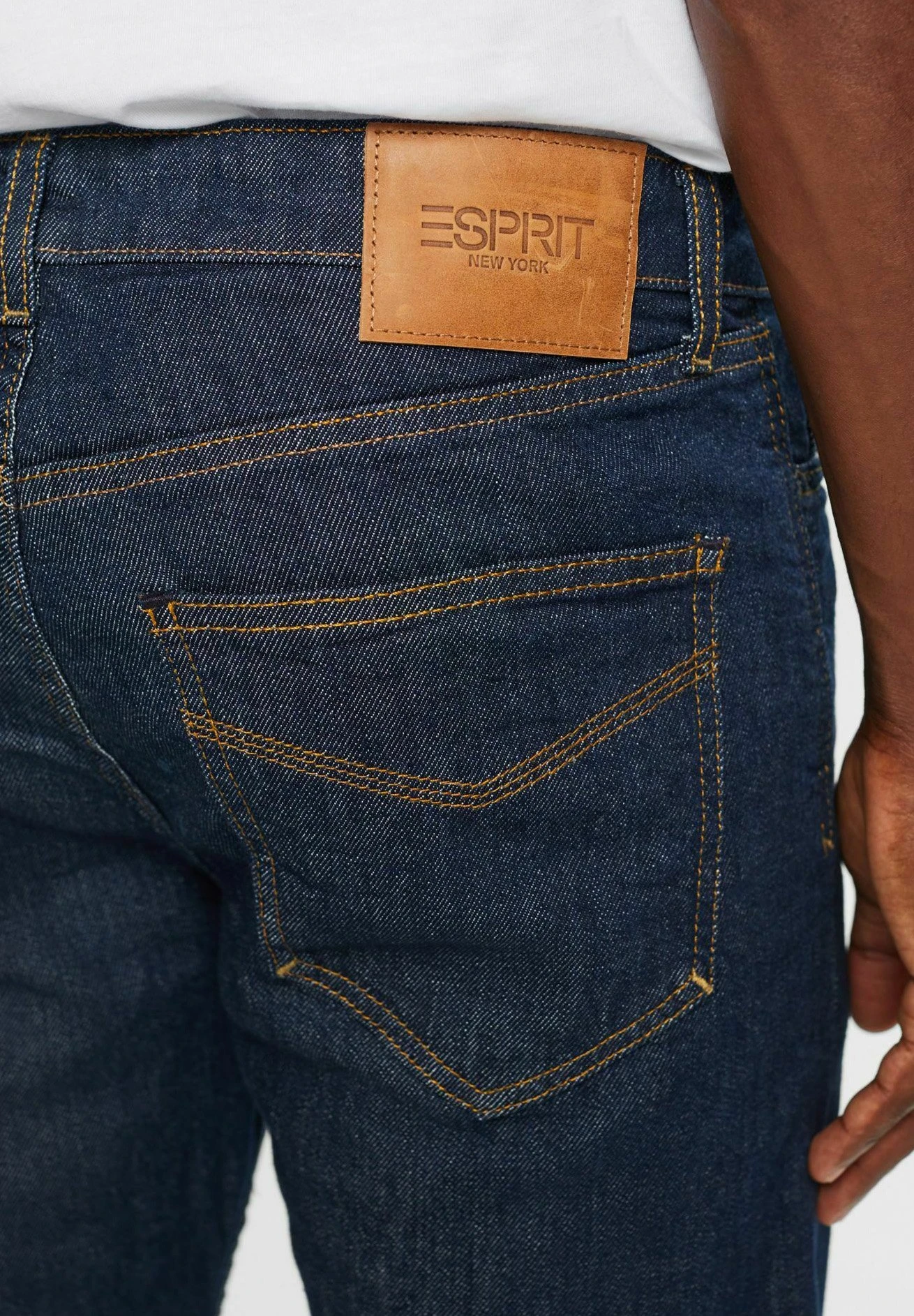 ESPRIT Mit Mittlerer BundhöheJeans A SigarettaBlue Rinse Uomo Jeans ES122G0D3-K11 5 ESPRIT Mit Mittlerer BundhöheJeans A SigarettaBlue Rinse Uomo Jeans ES122G0D3-K11 - immagine 5