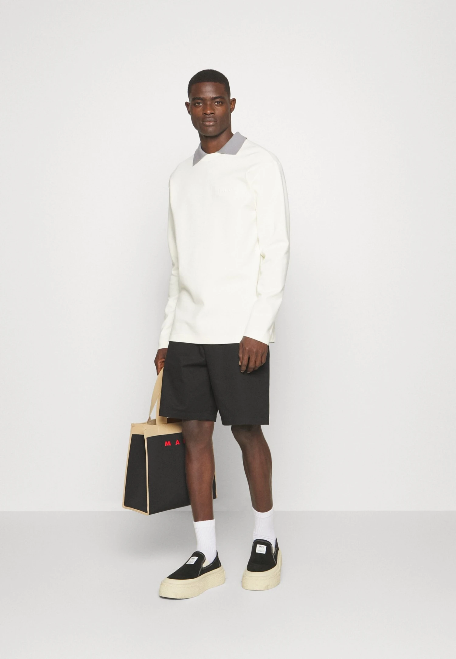 LogoMaglietta A Manica LungaOff White Uomo T-shirt E Polo NN922O01G-A11 2 LogoMaglietta A Manica LungaOff White Uomo T-shirt E Polo NN922O01G-A11 - immagine 2