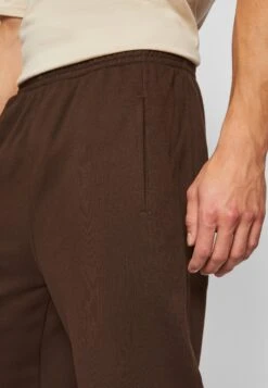 URBAN CLASSICS Sweatpants SpPantaloni SportiviBrown Uomo Pantaloni UR622J002-O11 14 URBAN CLASSICS Sweatpants SpPantaloni SportiviBrown Uomo Pantaloni UR622J002-O11 -Vendite Boss a46702d1bf4b432bb28b16a6de0a6e56