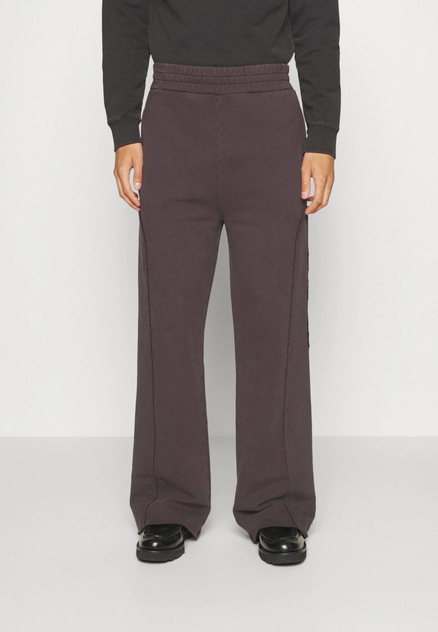 ETUDES Pantaloni SportiviBlack Washed Uomo Pantaloni ETF22E006-Q11 1 ETUDES Pantaloni SportiviBlack Washed Uomo Pantaloni ETF22E006-Q11