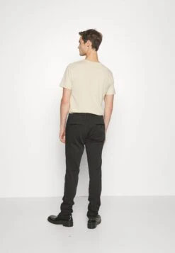 MASON'S Milanojogger - Pantaloni - Black 7 MASON'S Milanojogger - Pantaloni - Black -Vendite Boss abd72e4ec754442a8376f9dcc247501a