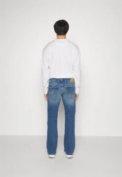 LTB TinmanJeans BootcutArava Undamaged Safe Wash Uomo Jeans LT122A00S-K14 10 LTB TinmanJeans BootcutArava Undamaged Safe Wash Uomo Jeans LT122A00S-K14 -Vendite Boss ae8f40edc2d8425a83731ccc5fd8c67b