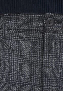 Jack & Jones PantaloniBlack Uomo Pantaloni JA222E0OY-Q11 11 Jack & Jones PantaloniBlack Uomo Pantaloni JA222E0OY-Q11 -Vendite Boss af3b5f11ac43417297a0109b808c19b0