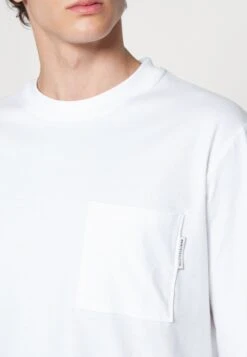 Marc O'Polo DENIM Long Sleeve Chest Pocket Relaxed FitMaglietta A Manica LungaWhite Uomo T-shirt E Polo OP522O05J-A11 -Vendite Boss b1c7a24232bf4bd9844e2f976beeced6