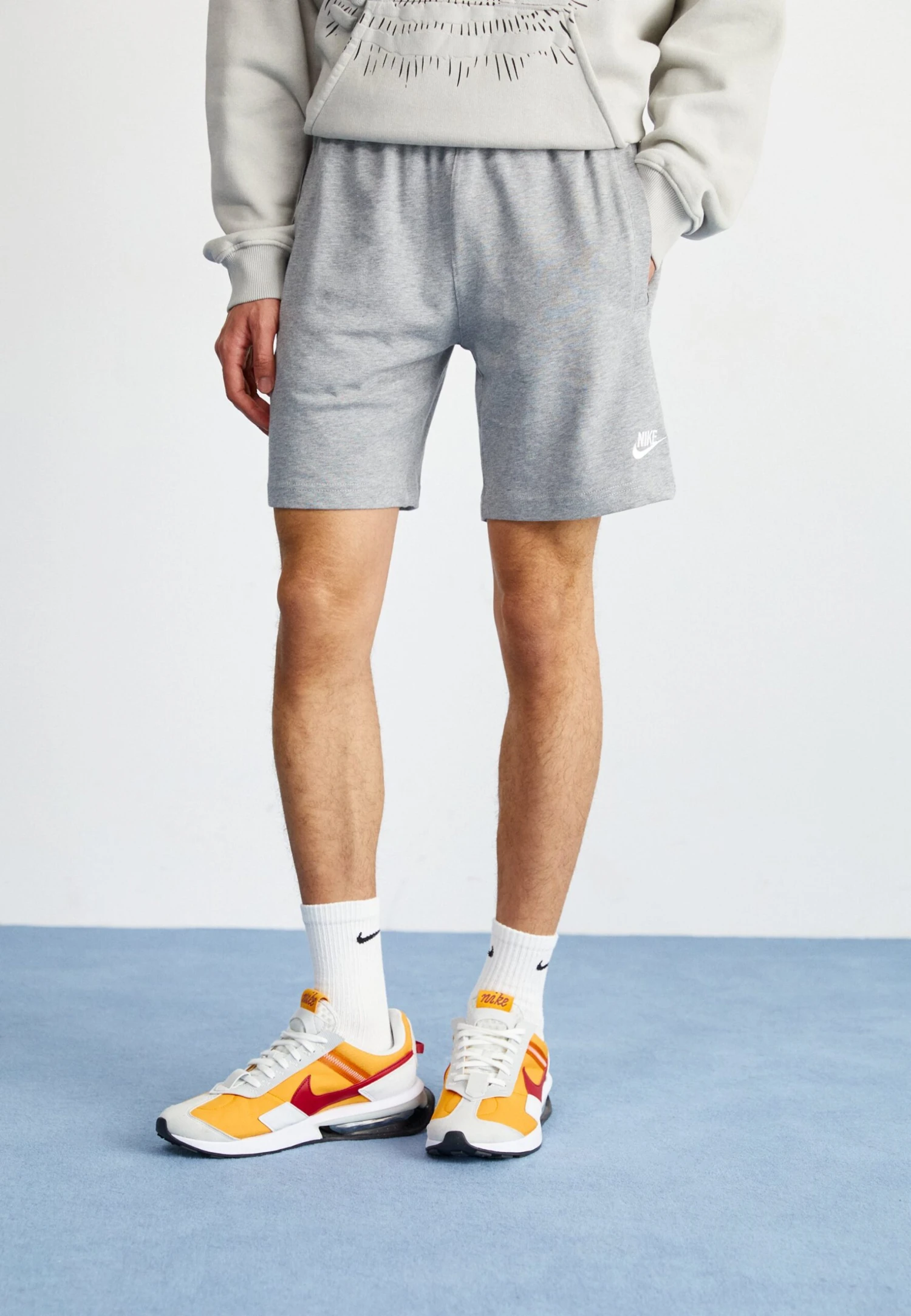 Nike Sportswear ClubShortsGrey Heather Uomo Pantaloni NI122F08D-C11 1 Nike Sportswear ClubShortsGrey Heather Uomo Pantaloni NI122F08D-C11