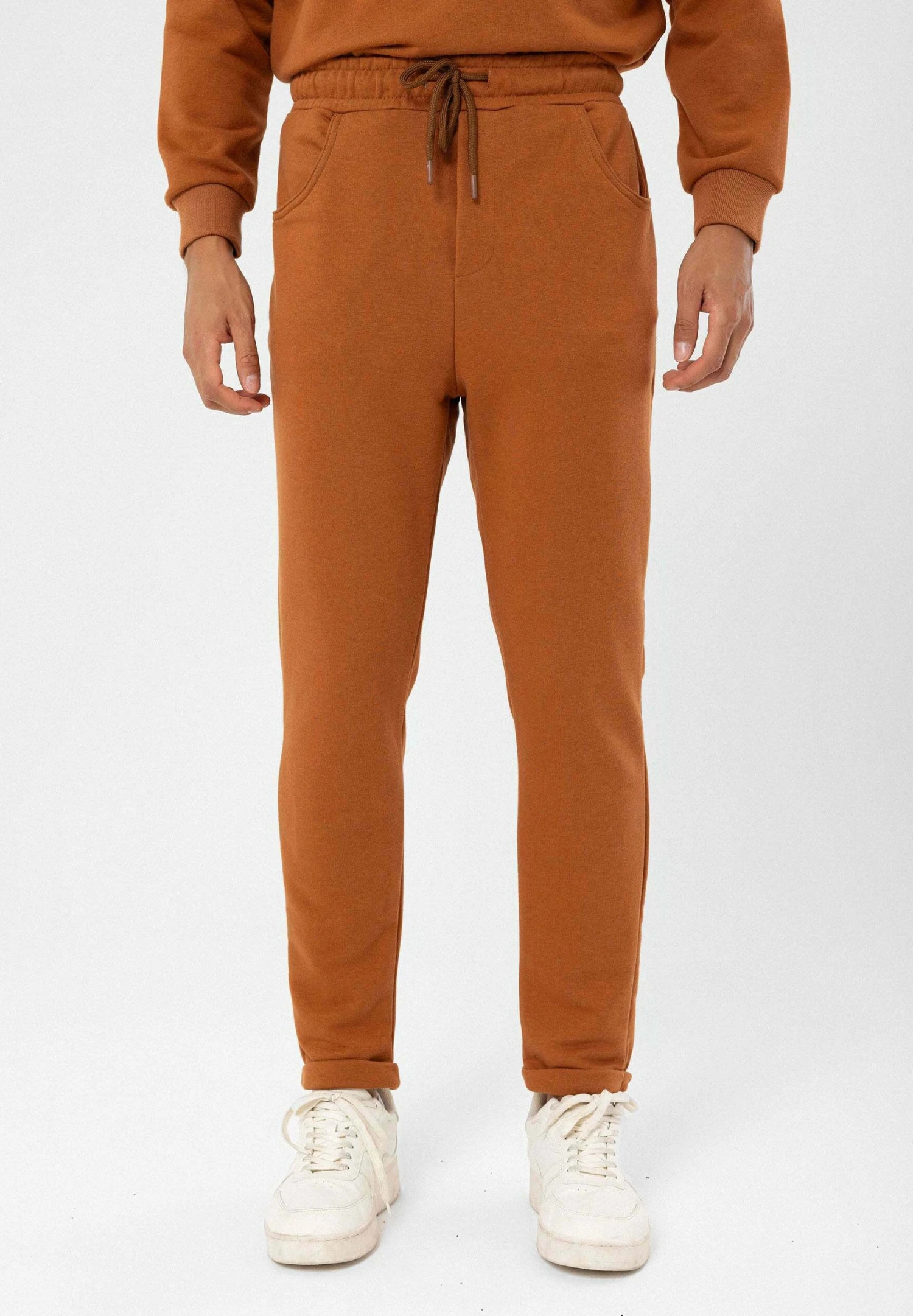 Elastic Waist Belt DetailedPantaloni SportiviCognac Uomo Pantaloni AI722E01J-O12 1 Elastic Waist Belt DetailedPantaloni SportiviCognac Uomo Pantaloni AI722E01J-O12