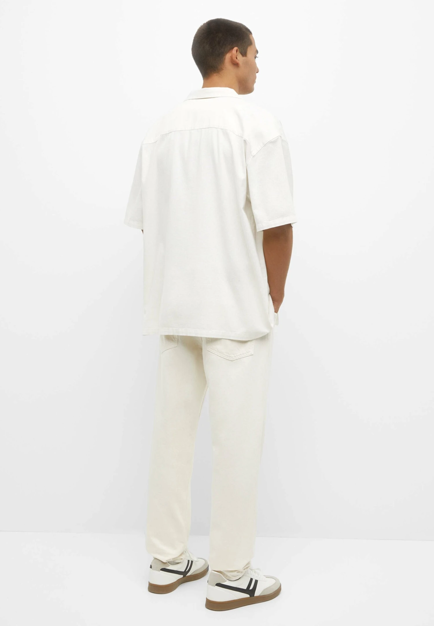 PULL & BEAR Basic Standard-Fit - Jeans A Sigaretta - Beige 3 PULL & BEAR Basic Standard-Fit - Jeans A Sigaretta - Beige - immagine 3