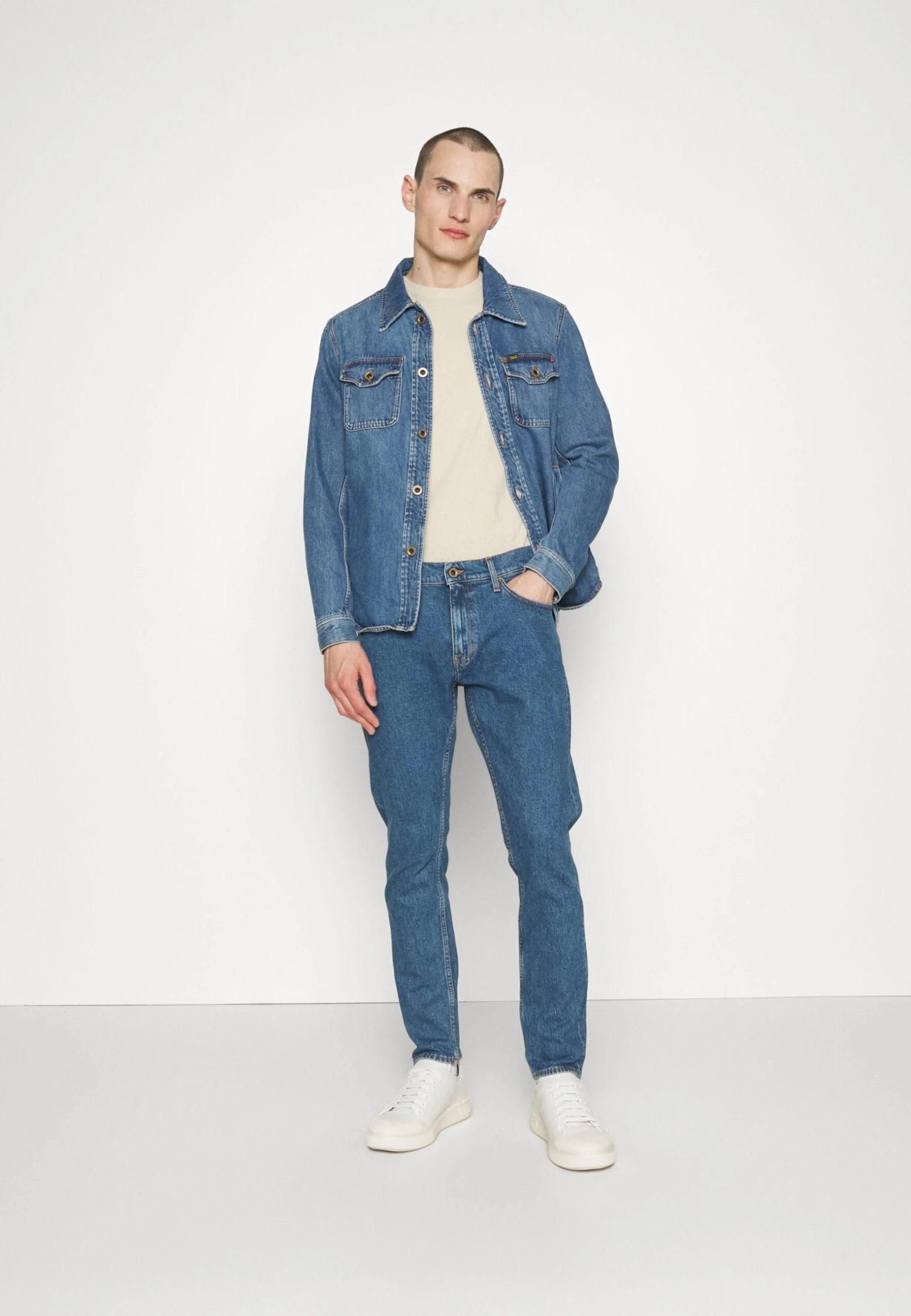 Tiger Of Sweden PistoleroJeans A SigarettaMedium Blue Uomo Jeans TI522G0AS-K11 2 Tiger Of Sweden PistoleroJeans A SigarettaMedium Blue Uomo Jeans TI522G0AS-K11 - immagine 2