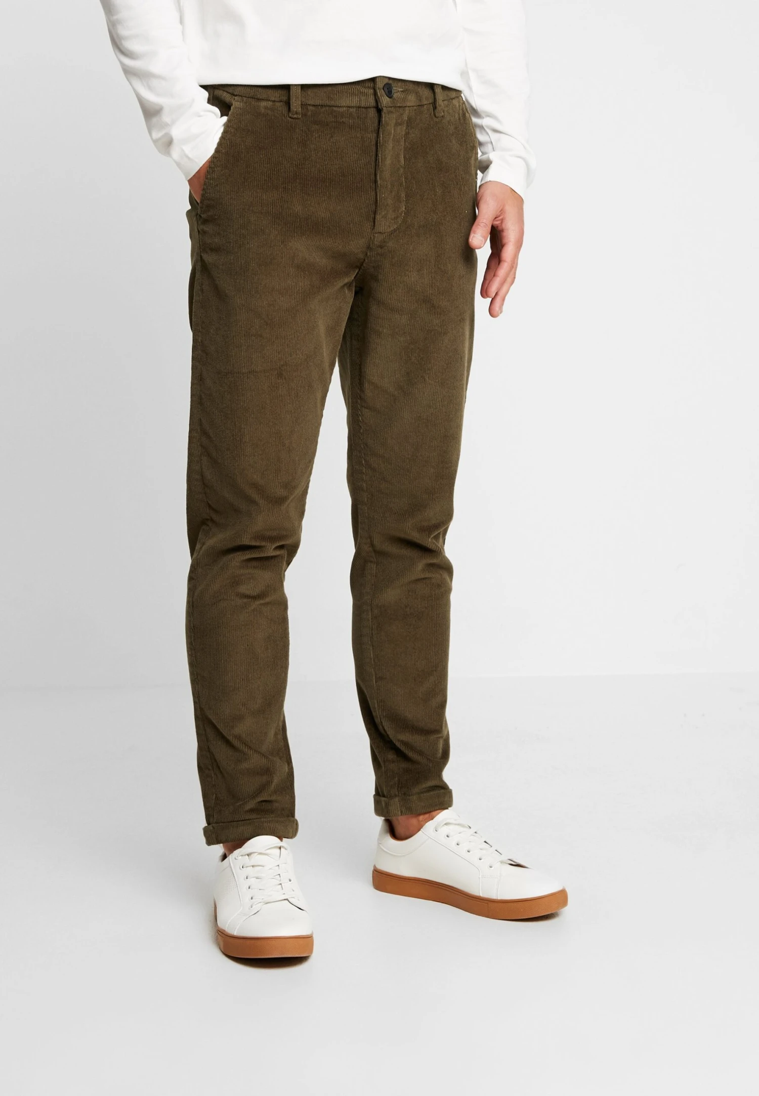 Lindbergh Cropped PantsPantaloniArmy Uomo Pantaloni LG522E010-N11 1 Lindbergh Cropped PantsPantaloniArmy Uomo Pantaloni LG522E010-N11