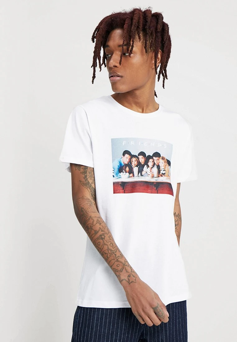 Mister Tee Friends Group TeeT-Shirt Con StampaWhite Uomo T-shirt E Polo M0M22O0BR-A11 1 Mister Tee Friends Group TeeT-Shirt Con StampaWhite Uomo T-shirt E Polo M0M22O0BR-A11