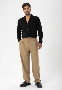 Long Sleeve Collar DetailedCamiciaBlack Uomo Camicie D4H22D016-Q11 -Vendite Boss d622becfb2f14d5b82b8c8e978ab01dd