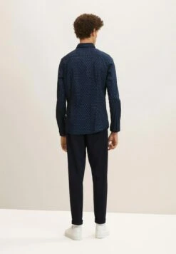 Tom Tailor Mit Allover-Print CamiciaNavy Geometric Design Uomo Camicie TO222D0XM-K11 -Vendite Boss d71d4004d40744649c36ceb8c7a974a5